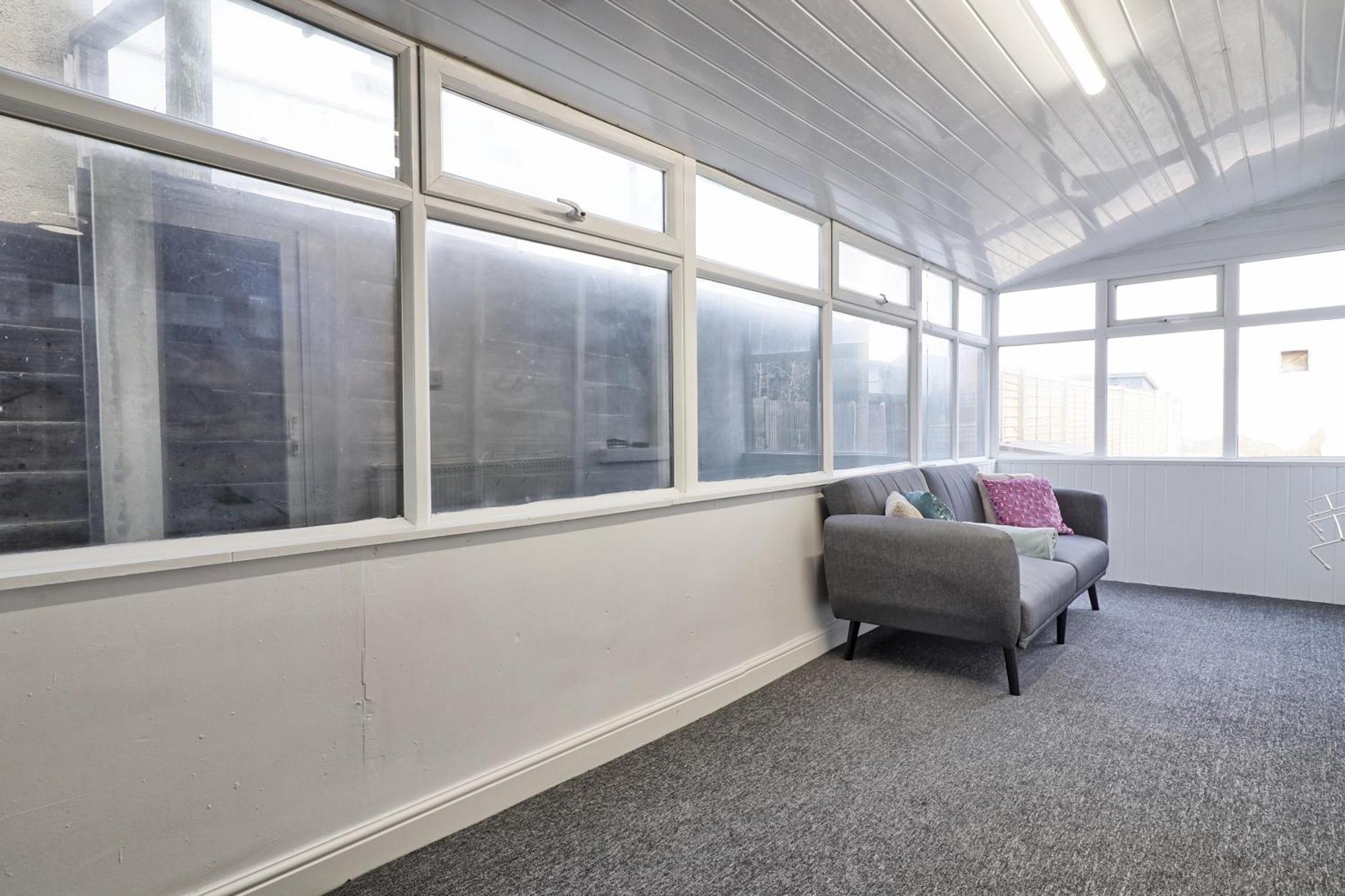 Beautiful Spacious Four Bedroom House With Parking For 2 Cars, 5 Minute Walk To Southend Station Exterior foto